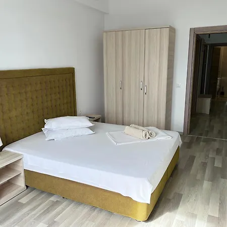 Summerland Sea View 2 Bed-room Mamaia