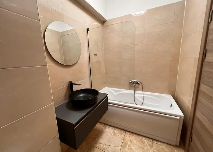 Summerland Sea View 2 Bed-room 马马亚