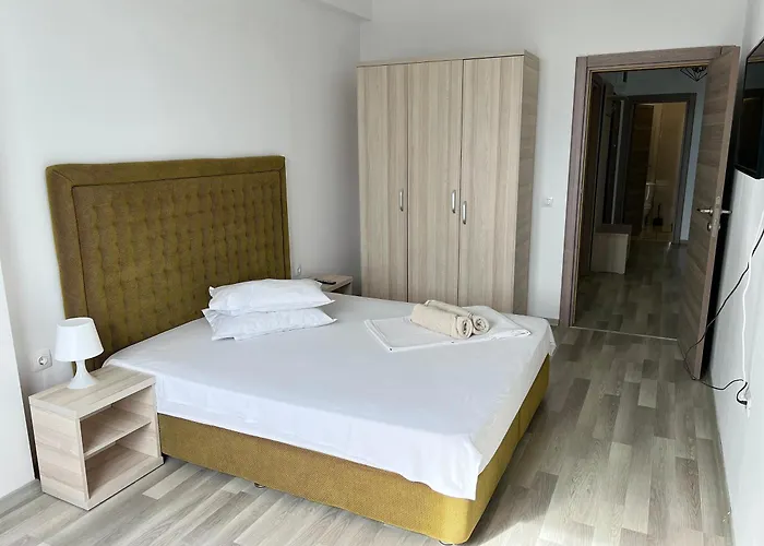 Summerland Sea View 2 Bed-room 马马亚